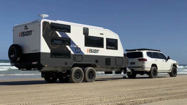 2024 Vision RV Elysium 19'6 Fam 3 Bunks Caravan 19'6 image