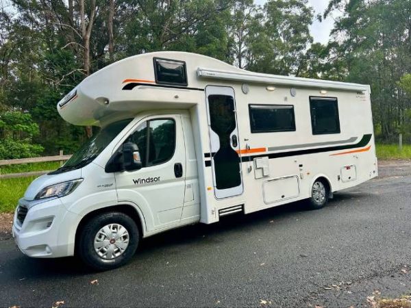 2021 Windsor Simpson C Class 4 Berth Motorhome FIAT DUCATO 180 image