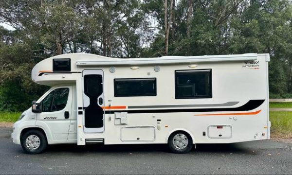 2021 Windsor Simpson C Class 4 Berth Motorhome FIAT DUCATO 180 image