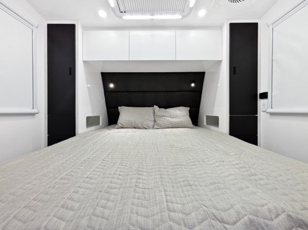 2025 Essential Caravans Outlander Caravan V1.0 - 17'4 image