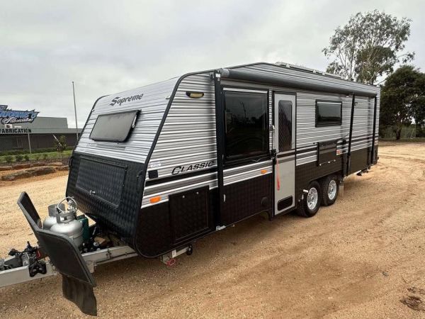 2017 Supreme CLASSIC Semi Off Road Caravan image