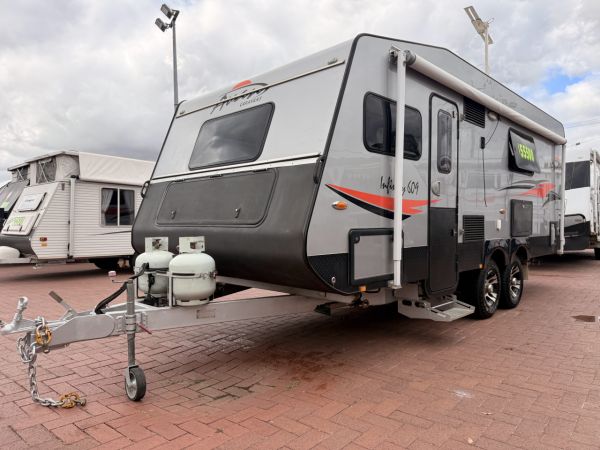 2015 Avan Infinity 609 Slide Caravan image