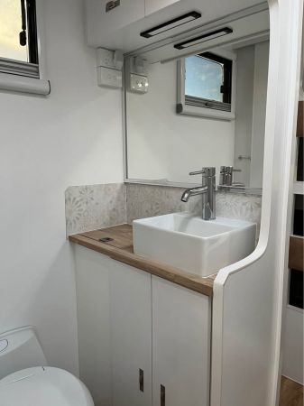 2025 Great Escape: XL 22.6 Escape – Semi Off Road  image