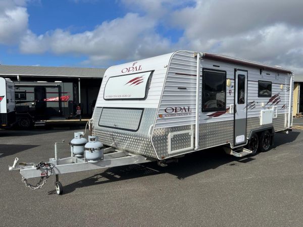 2019 Opal Southern Explorer Series Caravan image