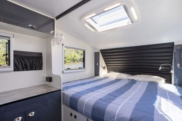 2023 Swag SCT18 Triple Bunk Off Road Caravan image