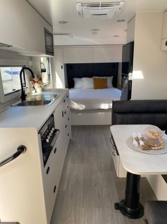 2025 Concept INNOVATION Caravan image