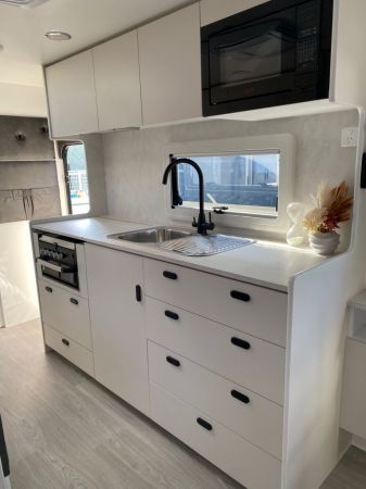 2025 Concept INNOVATION Caravan image