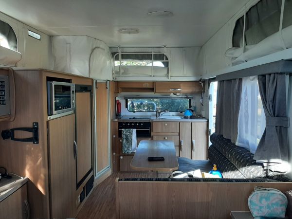 2013 Jayco Discovery Outback 17.55-3 Pop Top image