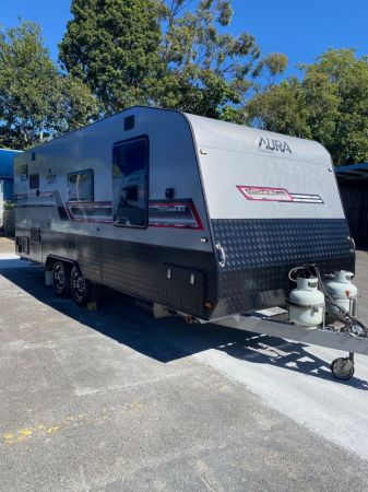 2019 Aura Titanium Caravan image