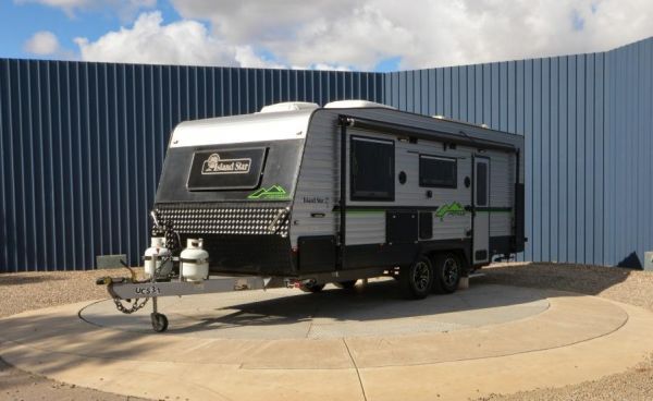 2016 Island Star Hotham image