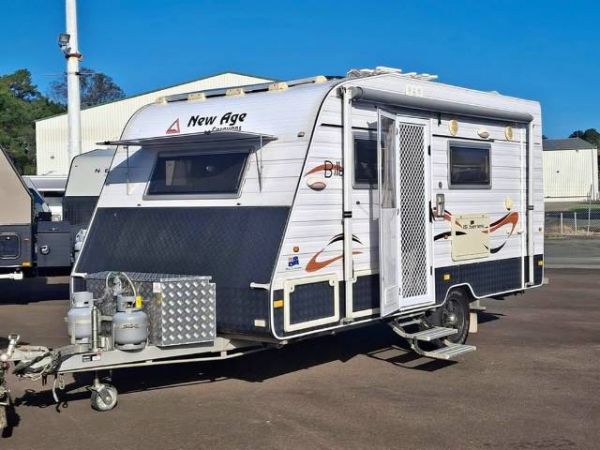 2012 New Age Bilby Caravan 15' FULL ENSUITE image