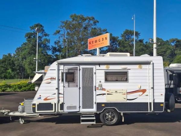 2012 New Age Bilby Caravan 15' FULL ENSUITE image
