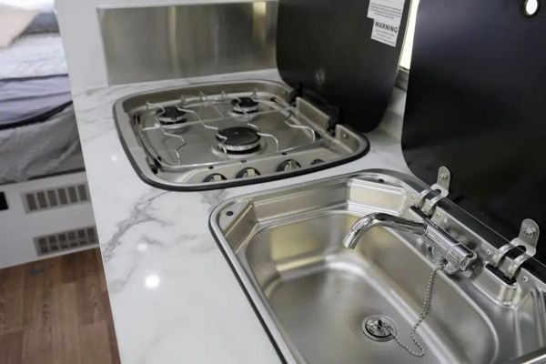 2024 MDC AUSRV XL15e MK2 Hybrid Caravan image