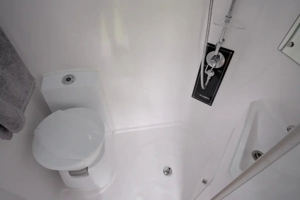 2024 MDC AUSRV XL15e MK2 Hybrid Caravan image