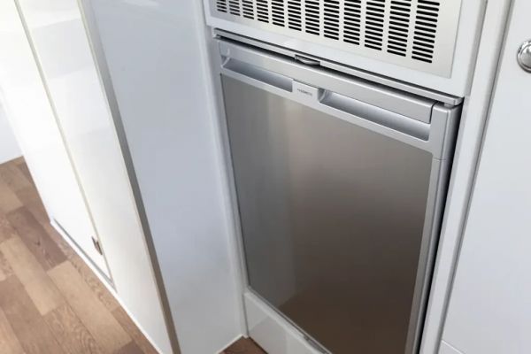 2024 MDC AUSRV XL15e MK2 Hybrid Caravan image