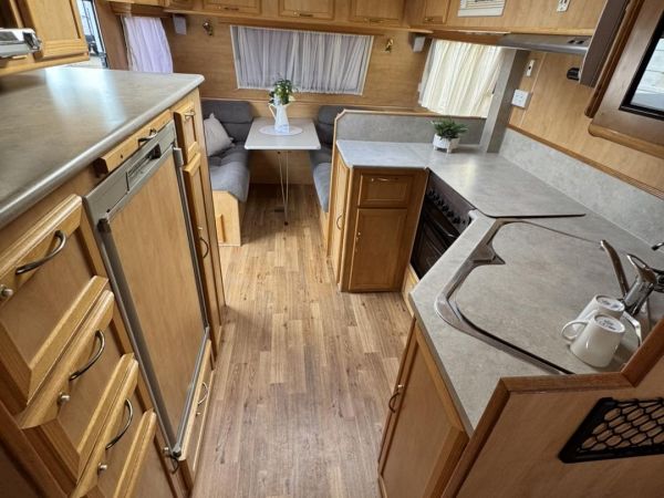 2005 Roma ELEGANCE Caravan image