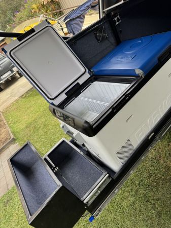 2023 Jawa Solera12 Hybrid Pop Top image