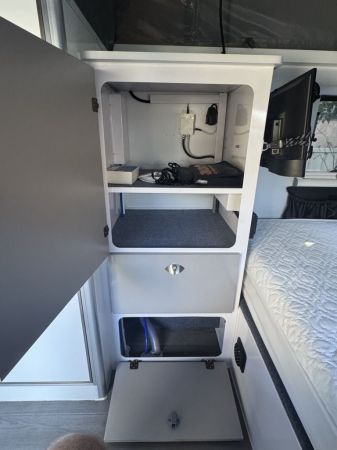 2023 Jawa Solera12 Hybrid Pop Top image