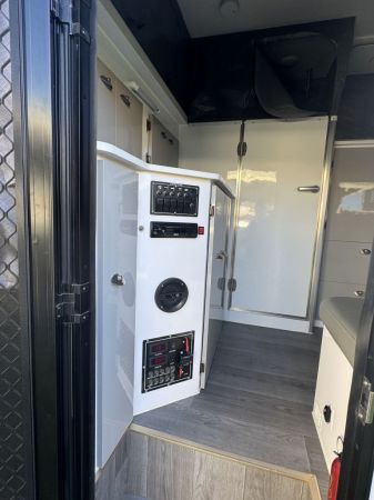 2023 Jawa Solera12 Hybrid Pop Top image