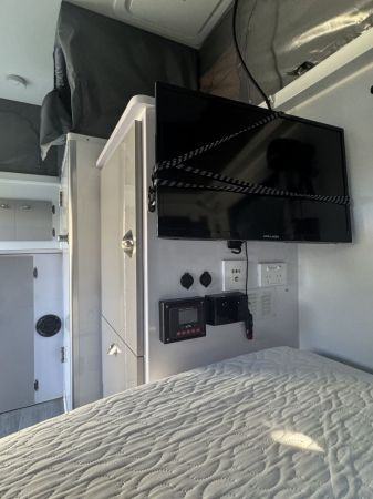 2023 Jawa Solera12 Hybrid Pop Top image