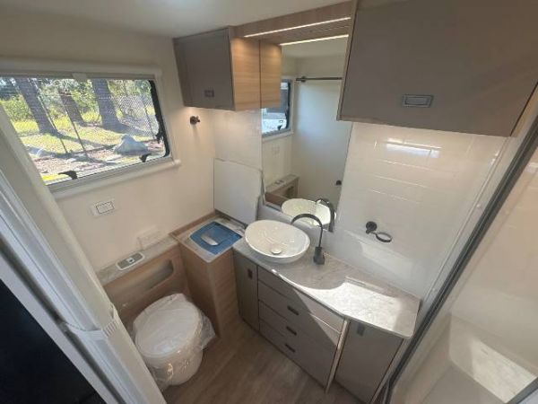 2025 Jayco Discovery Caravan 19.61-2.DY-MY25 image
