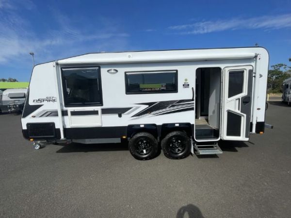 2025 Avan Aspire Caravan 587-1 image
