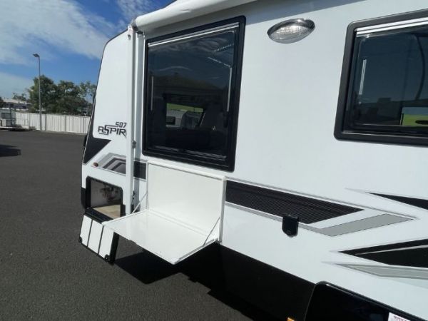 2025 Avan Aspire Caravan 587-1 image