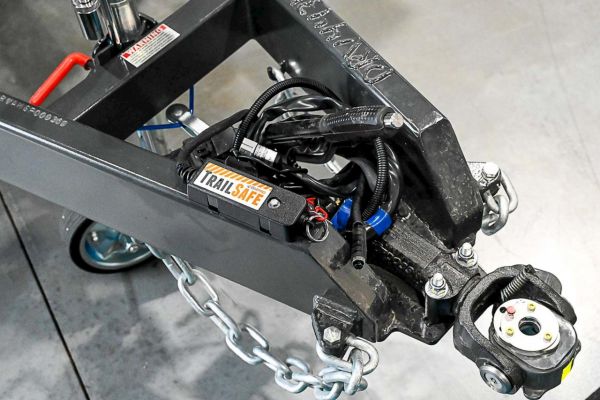 2025 Design RV Crx V7.7 Caravan image