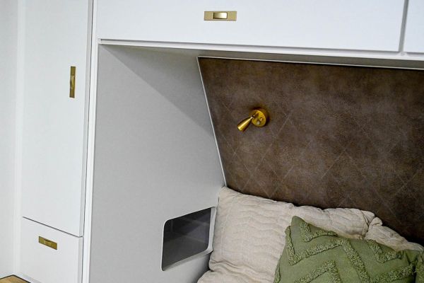 2025 Design RV Crx V7.7 Caravan image