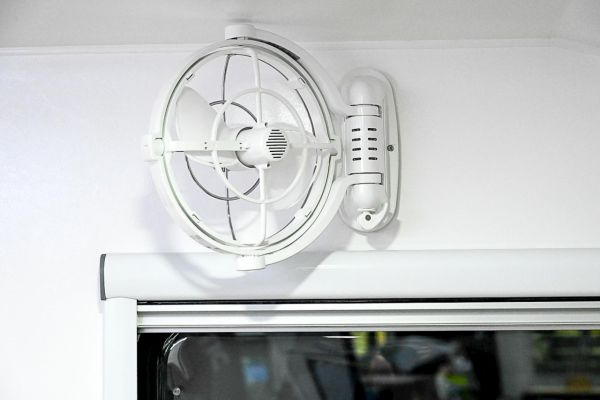 2025 Design RV Crx V7.7 Caravan image