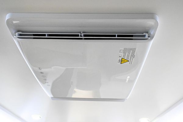 2025 Design RV Crx V7.7 Caravan image