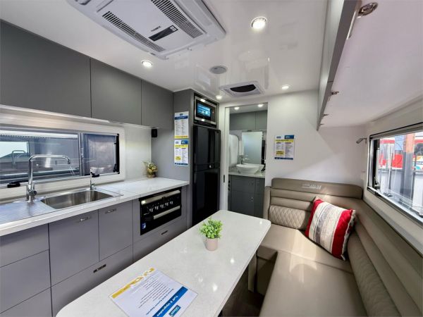 2025 URBAN Tungsten Tuff 17.10 Tuff X Front Door Version Other image