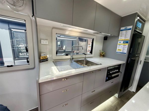 2025 URBAN Tungsten Tuff 17.10 Tuff X Front Door Version Other image