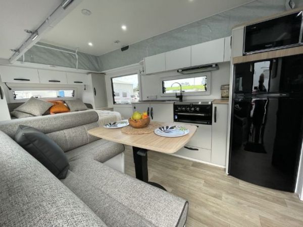 2025 A'Van Aspire Pop Top 555-3 image