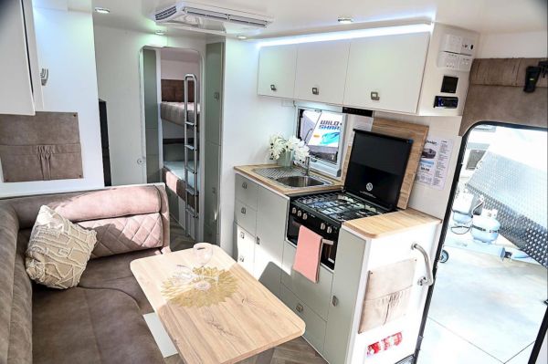 2025 Design RV Forerunner F2-7 Family Caravan image