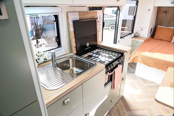 2025 Design RV Forerunner F2-7 Family Caravan image