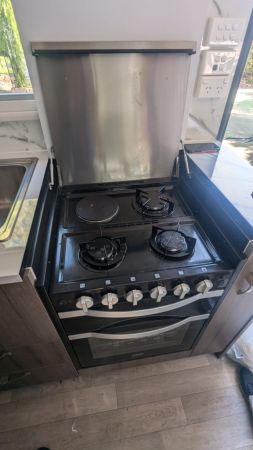 2023 Millard TOURA Full Caravan image