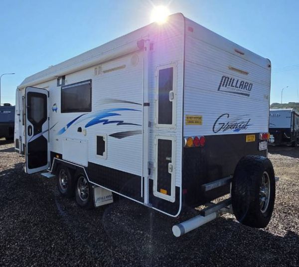 2014 Millard Grand 21' Caravan SUPER CLEAN image