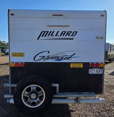 2014 Millard Grand 21' Caravan SUPER CLEAN image
