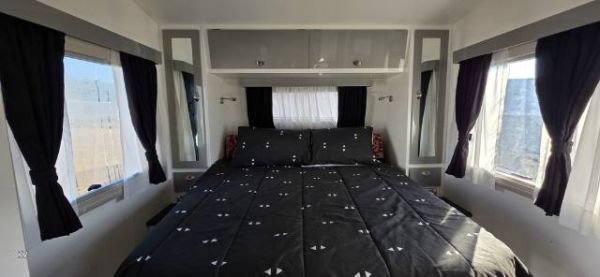 2014 Millard Grand 21' Caravan SUPER CLEAN image