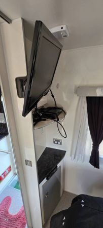 2014 Millard Grand 21' Caravan SUPER CLEAN image