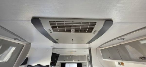 2014 Millard Grand 21' Caravan SUPER CLEAN image