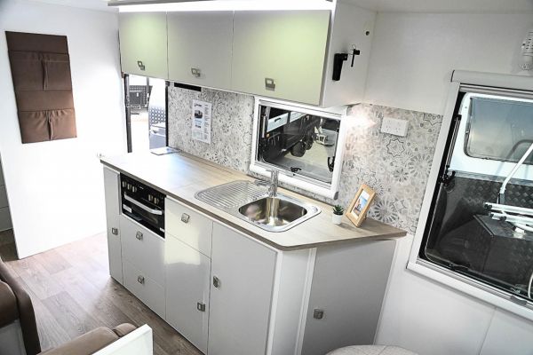 2025 Design RV Forerunner V1.1 Caravan image