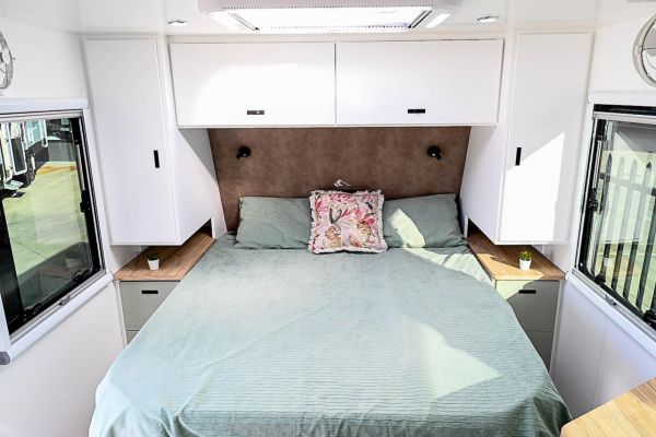 2025 Design RV Stryker Caravan image