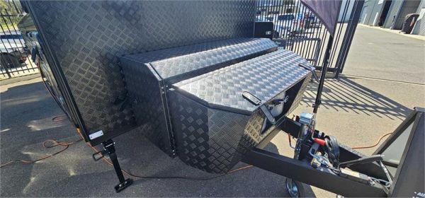 2025 On The Move Caravans Traxx Off-Road 19' Rear Door Caravan image