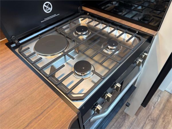 2025 On The Move Caravans Storm 5.5 Caravan image