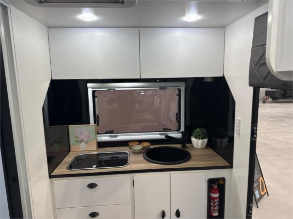 2025 Van Cruiser Caravans Wild Mountain Cat HTO Caravan image