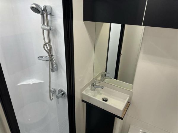 2025 Van Cruiser Caravans X Machine Grande Caravan image