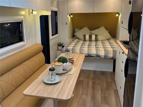 2025 On The Move Caravans Infinity 6.3F Caravan image