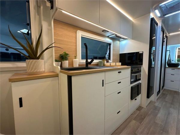 2025 On The Move Caravans Infinity 6.3F Caravan image